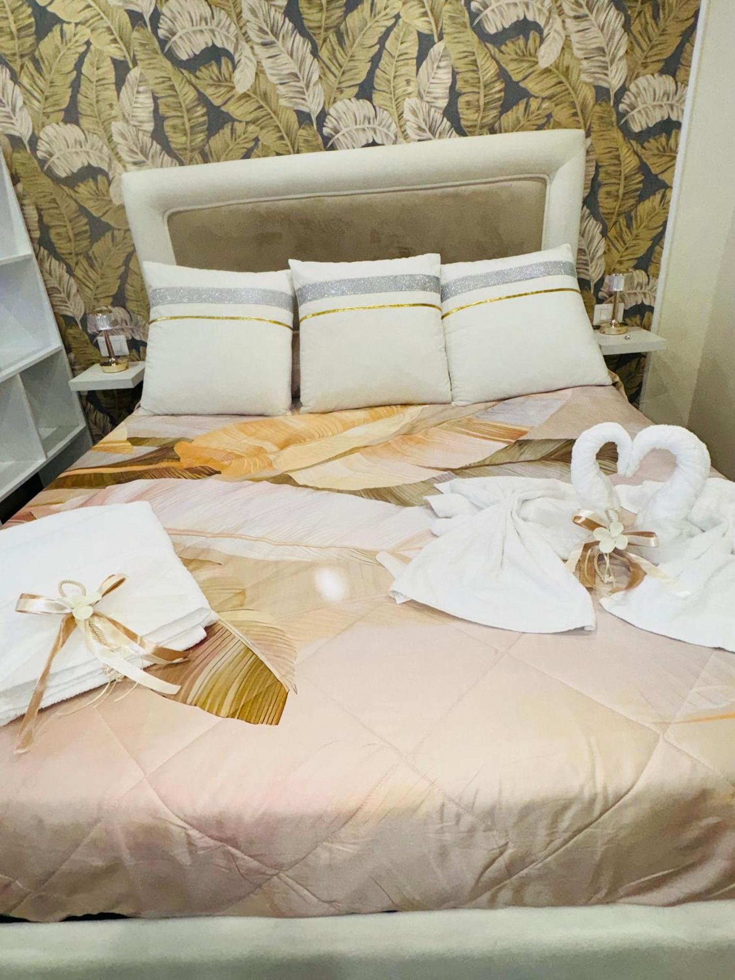 La Dimora Dei Sogni Sedil Capuano Home Suite Наполи Екстериор снимка